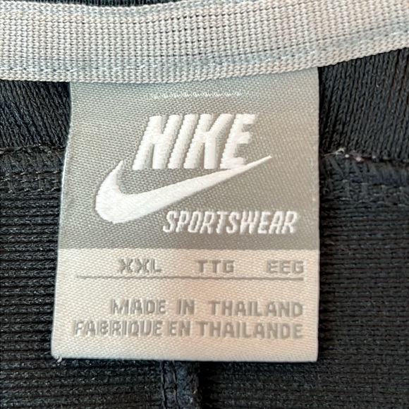 Nike Men’s Pullover Top Sz XXL Black Crew Neck Long Sleeve 100% Polyester EUC - Picture 2 of 11